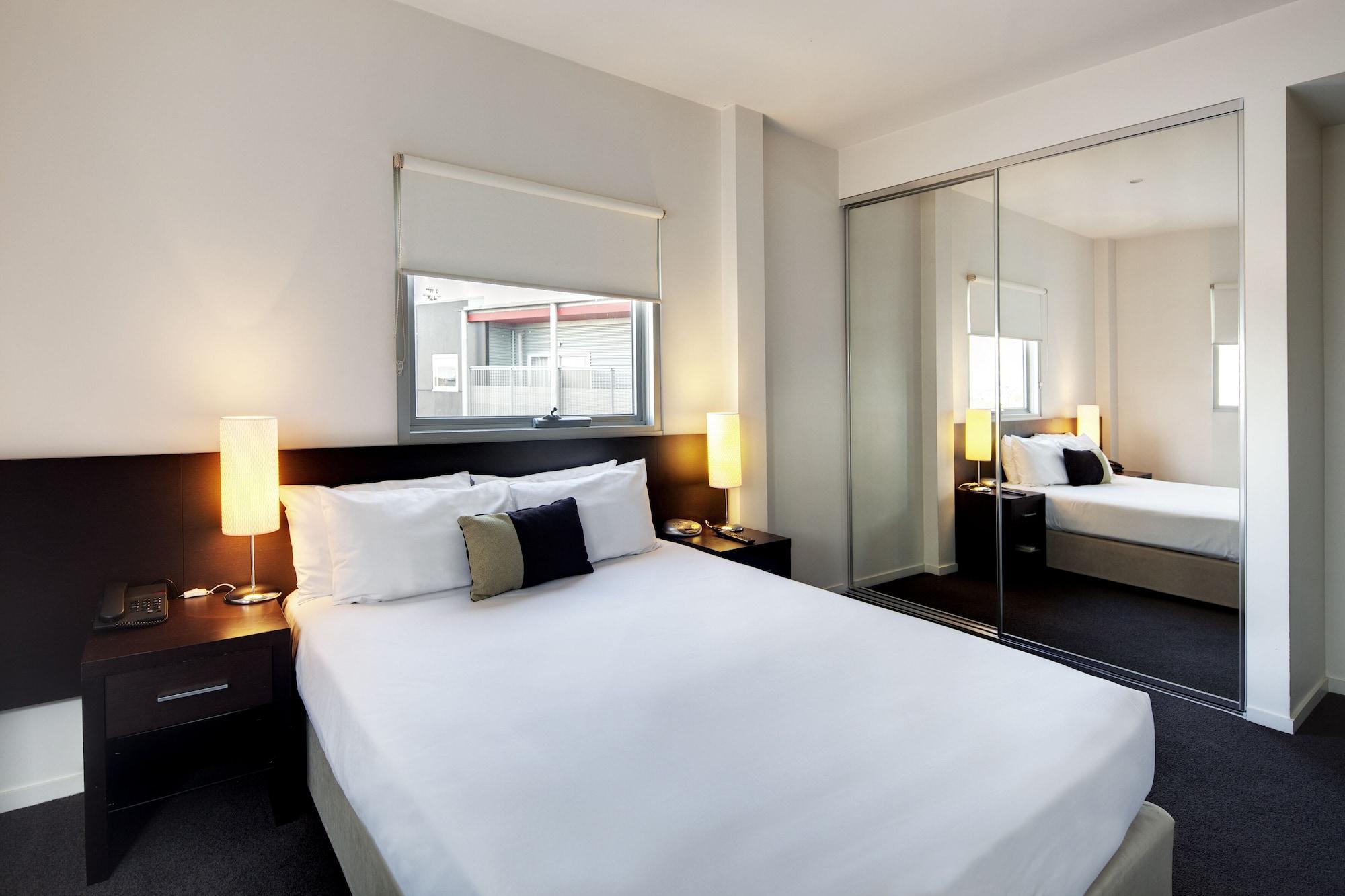 Punthill Essendon Aparthotel Melbourne Exterior photo