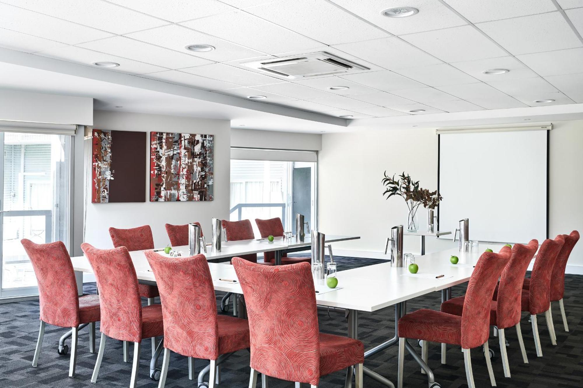 Punthill Essendon Aparthotel Melbourne Exterior photo